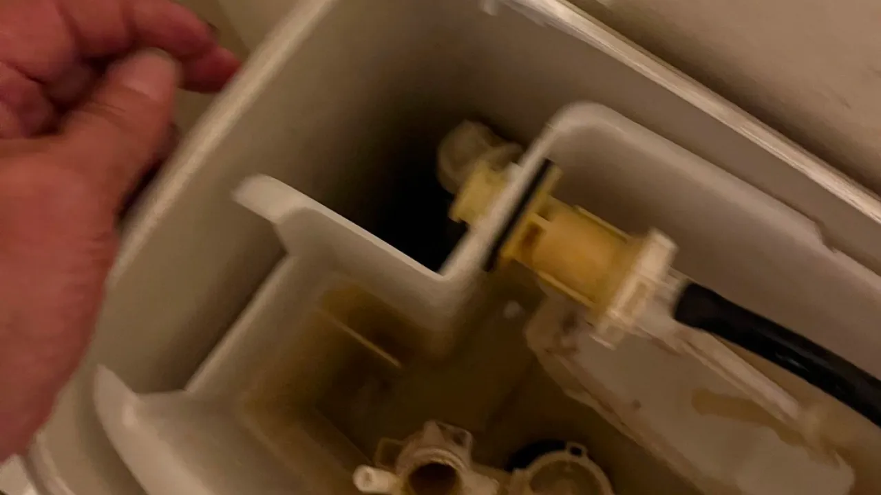 トイレ部品交換前